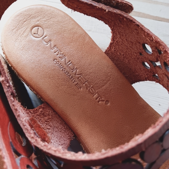 Unity In Diversity| Fanny Wedge Sandal EU 41/US 10 Brown Leather Circular Cutout - Picture 2 of 15